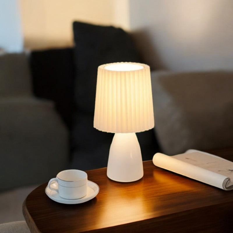 LED-Tischlampe mit Keramik-Design für stilvolle Beleuchtung im Innenbereich