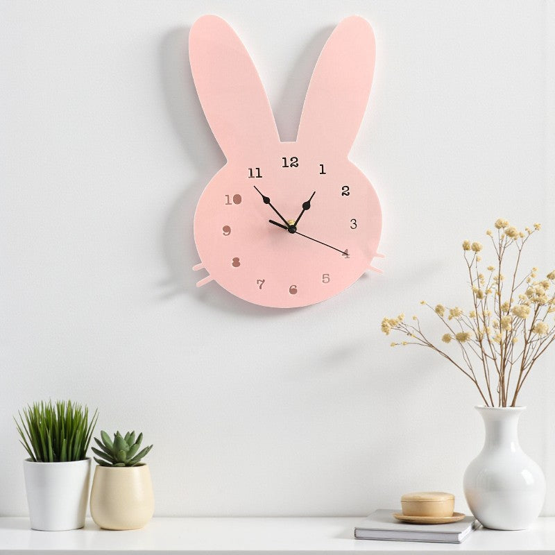 Originelle Kinder-Wanduhr für Spielzimmer und spielerisches Lernen