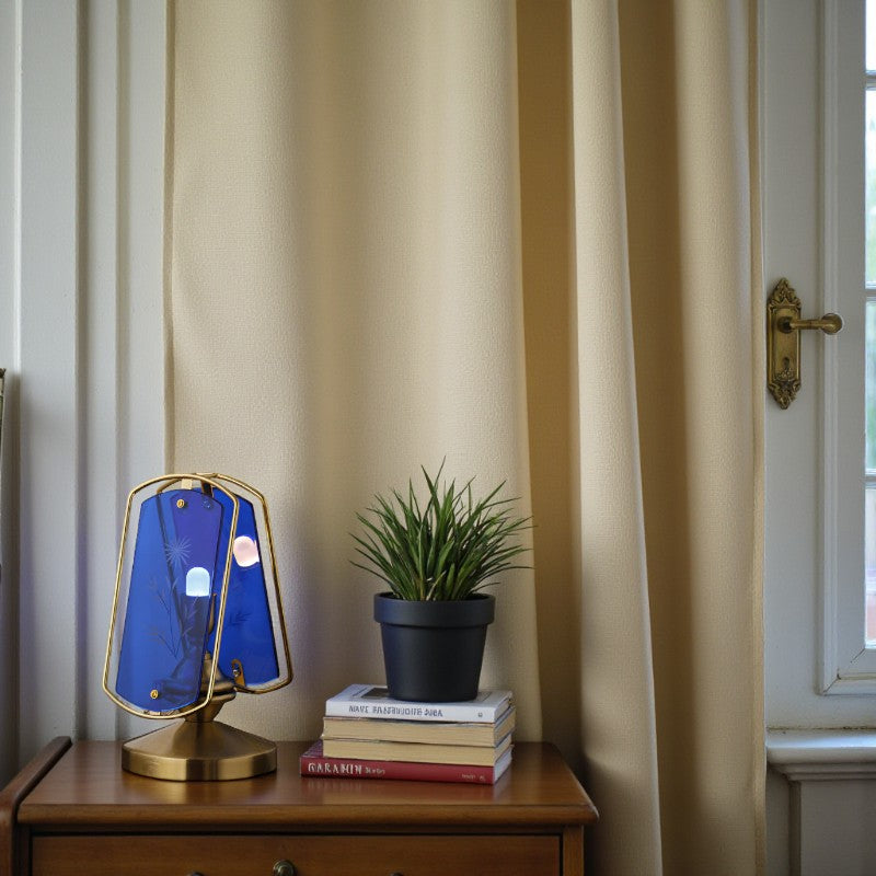 Gravierte Blumen Tischlampe mit künstlerischem Design