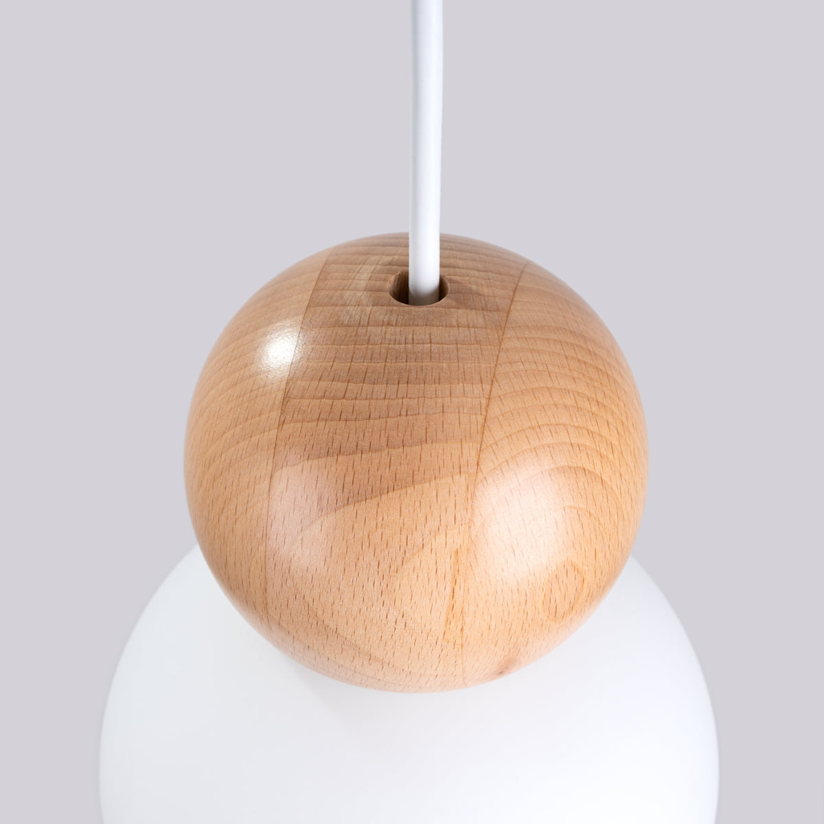 Plafona - Pendelleuchte aus weißem/naturfarbenem Holz,