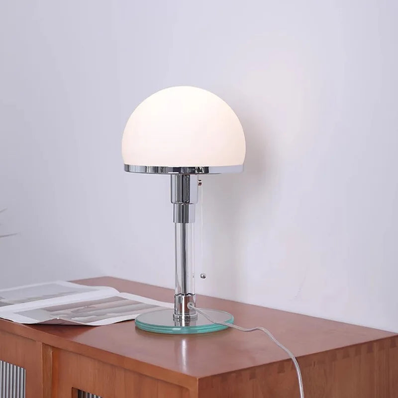 Focalia - Bauhaus Tischlampe mit Mattglaskugel
