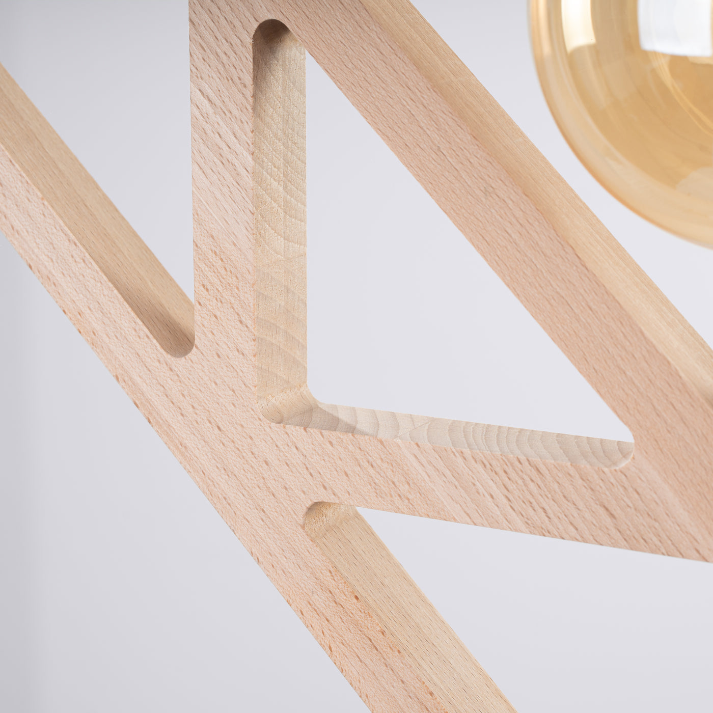 Claria - Pendelleuchte aus Naturholz im geometrischen Design