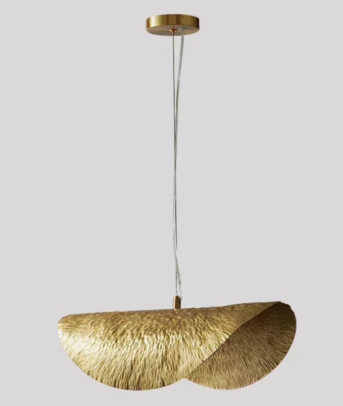 Lucero - Goldene Pendelleuchte im Lotusblatt-Design mit