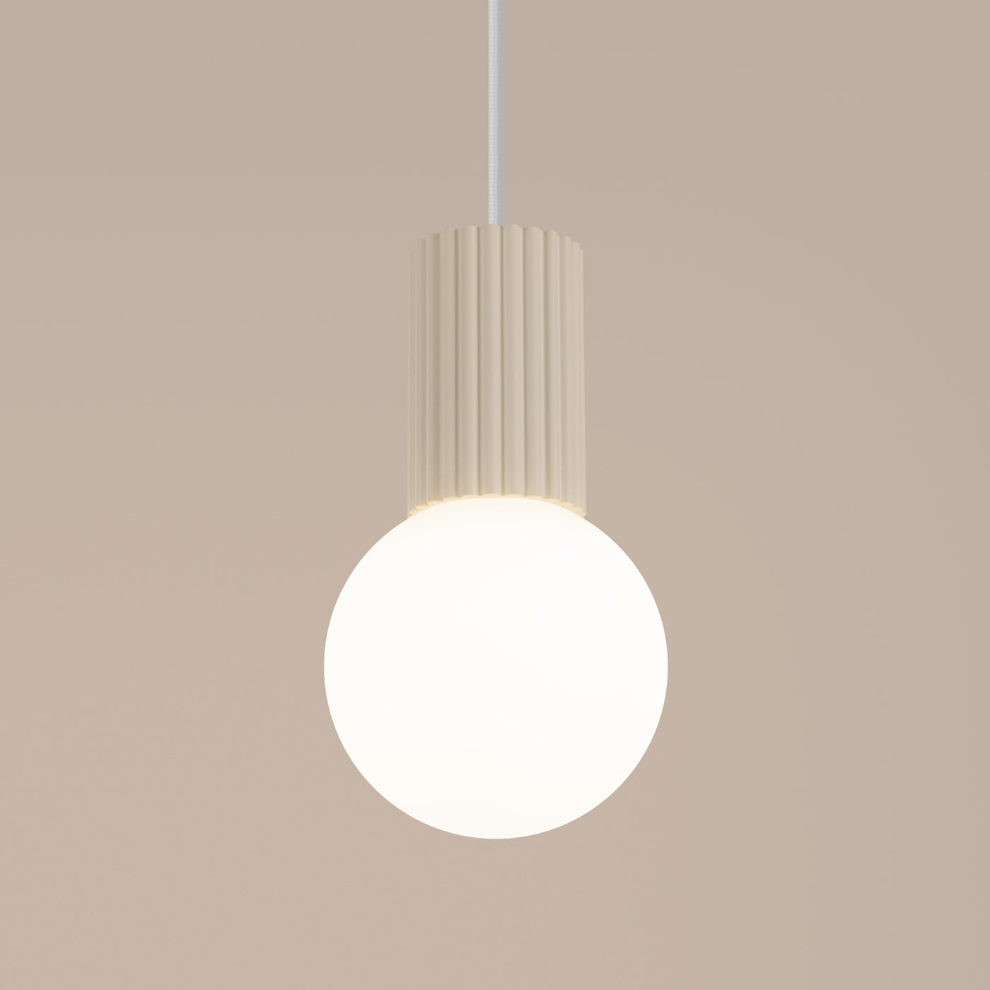 Zenita - Beige Pendelleuchte mit mattiertem Glasbirnen und