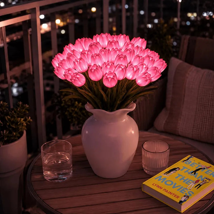 Tulipora – Tulpenförmige LED-Lampe mit 15 Lichtern