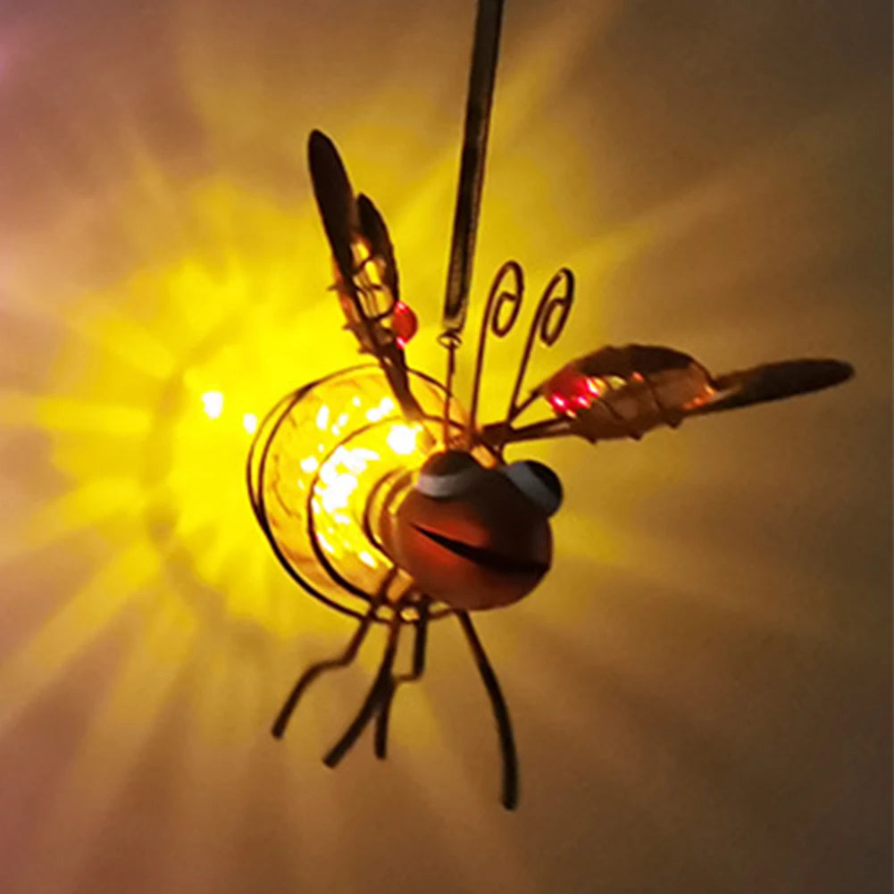 Solara - Solarbetriebene Hängeleuchte im Insekten-Design für