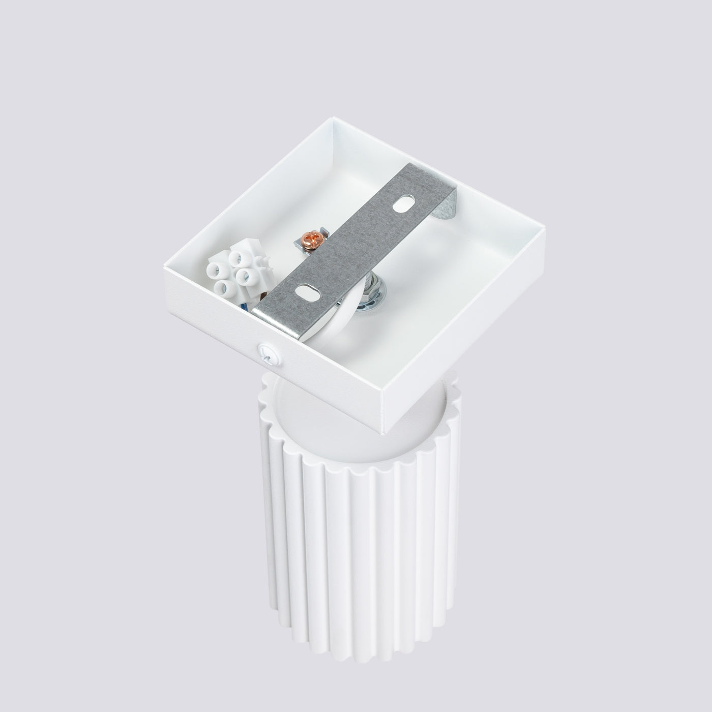 Brio - Wandleuchte aus karbonweißem Aluminium