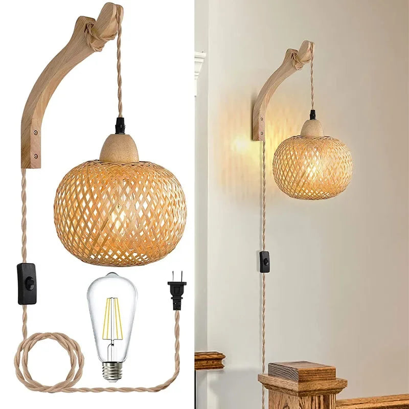 Handgeflochtene - Wandleuchte aus Bambus-Rattan