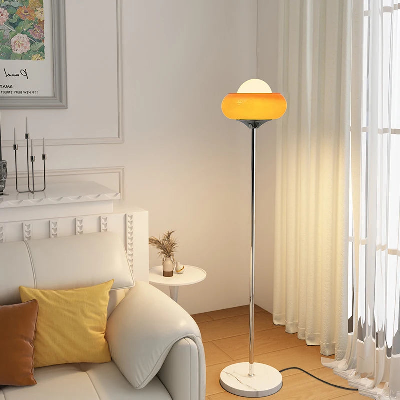 Desko - Bauhaus Vintage Stehlampe im Eierkuchen-Design