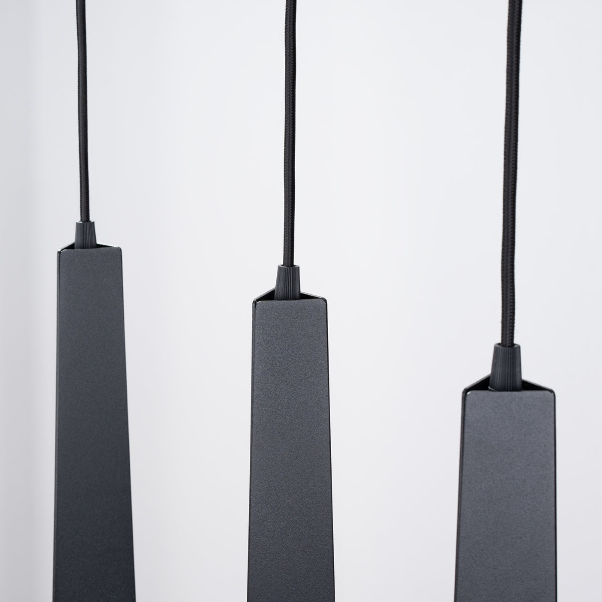 PRYSM - 3-flammige Pendelleuchte, Stahl schwarz, 45 x 5 x