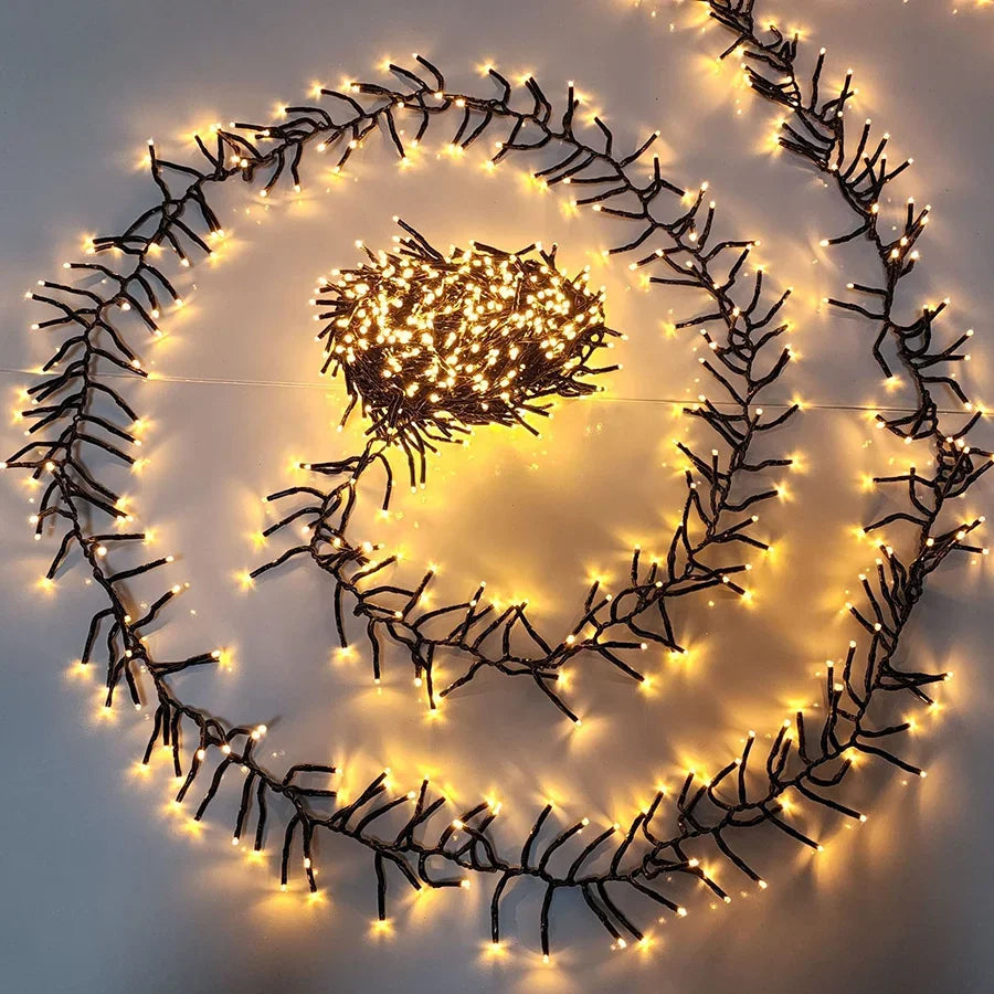 Sparkla - 25 m lange Lichterkette mit 2000 warmweißen LEDs