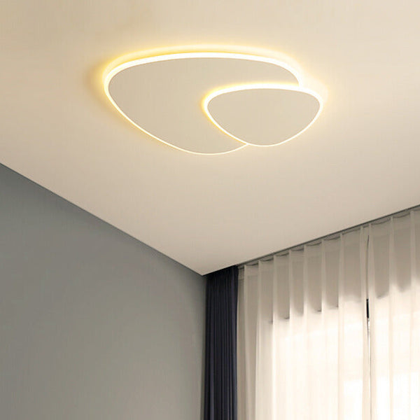Minimalistische - LED-Deckenleuchte mit Blattdesign in Weiß