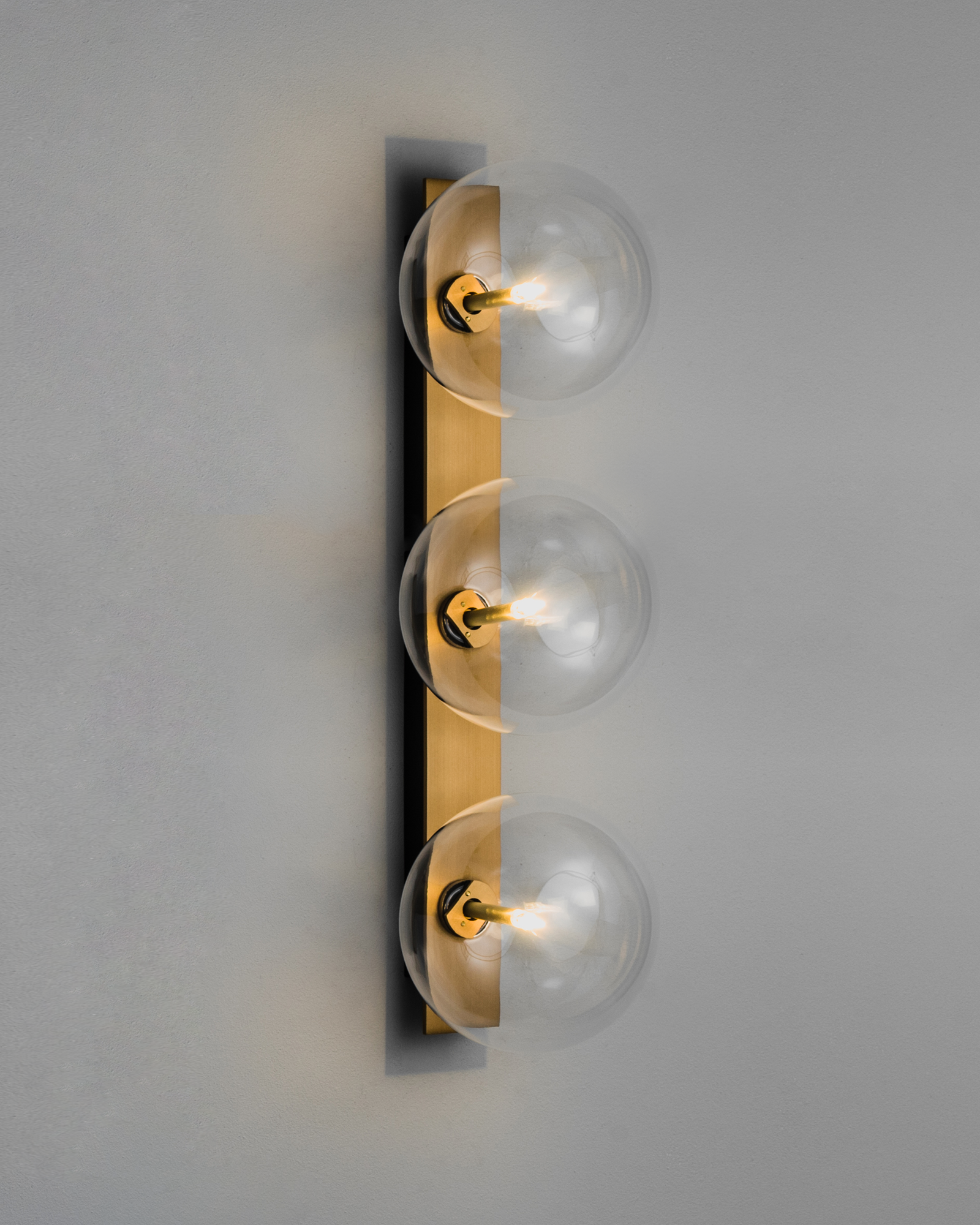 Schwung - Lighting - Oslo Dreifachleuchte aus Metall und