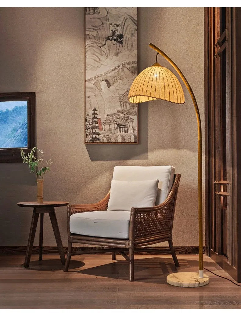 Taliara - Wabi-Sabi LED-Stehleuchte aus Bambus und Canvas