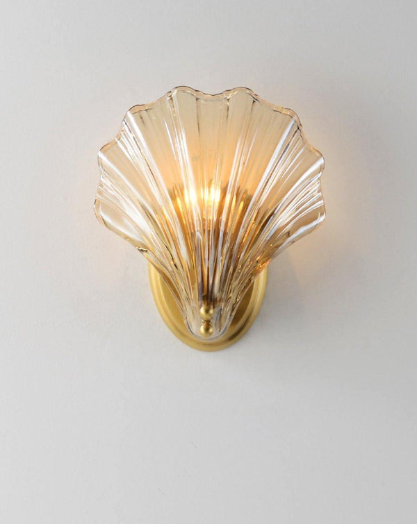 Glinto - Wandleuchte in Muschelform aus Messing und Glas