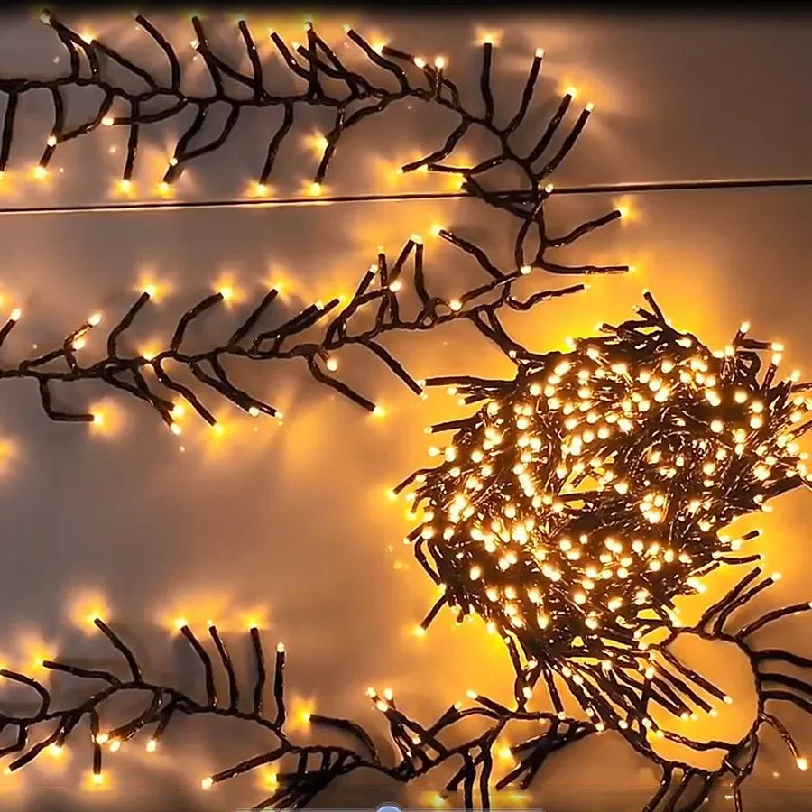 Sparkla - 25 m lange Lichterkette mit 2000 warmweißen LEDs