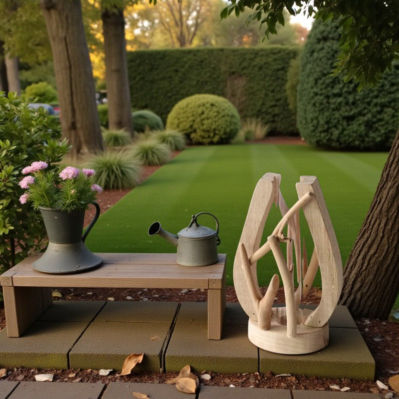 Holzvase mit natürlichem astinspiriertem Dekor für Zuhause