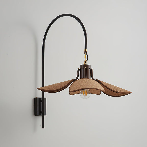 Petal - Wandleuchte Petal Bloom aus Metall, Holz und Leinen