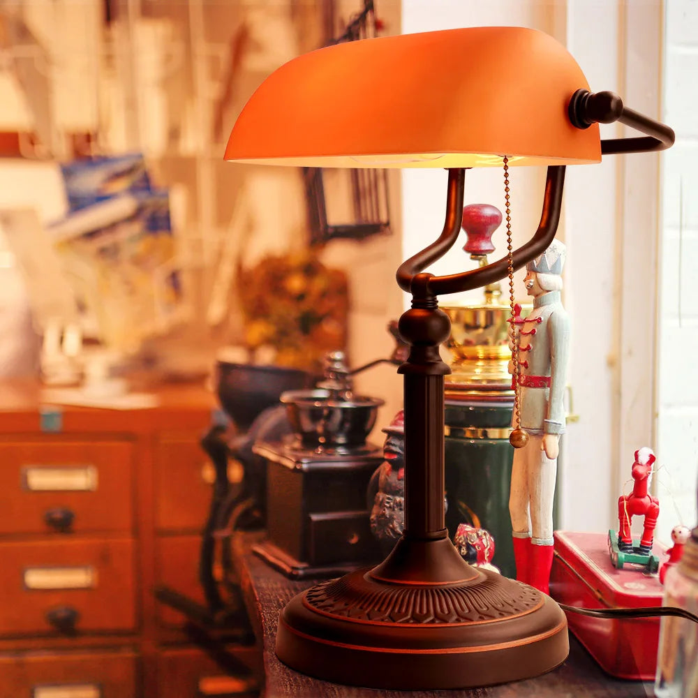 Studio - Vintage-Tischleuchte aus mattem, orangefarbenem