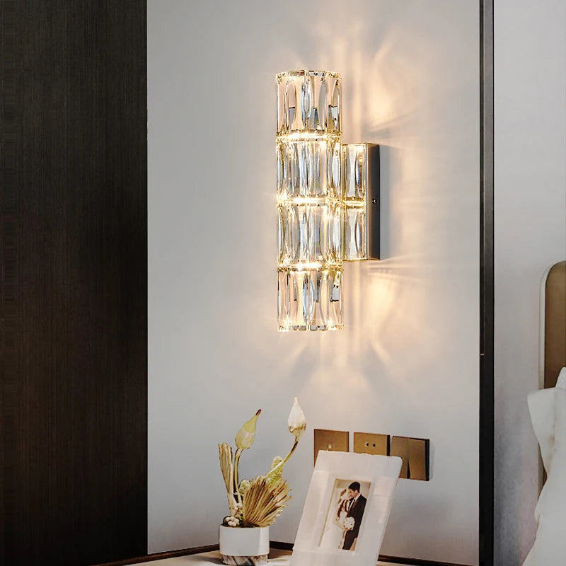 Brio - Kristall-LED-Wandleuchte aus Edelstahl