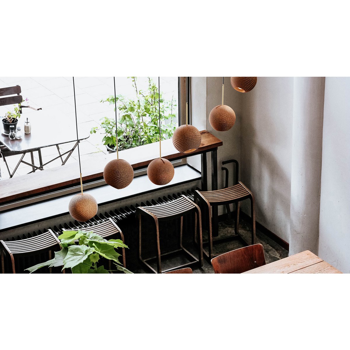 Luxcambra - Kork-Pendelleuchte aus Recyclingmaterialien