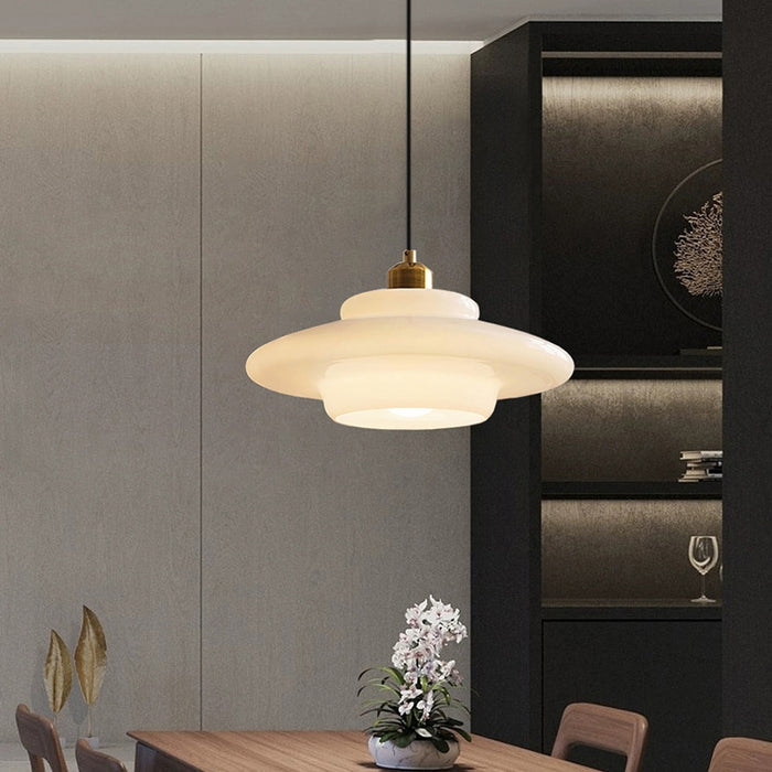 Aurela - Elegante Pendelleuchte aus weißem Glas – Zeitloses