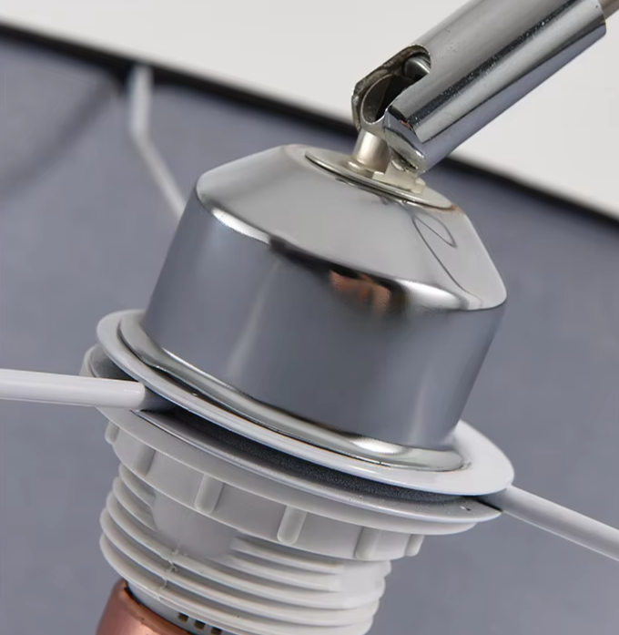 Torcia - Stehleuchte aus Aluminium mit Stoffschirm