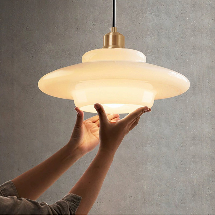 Aurela - Elegante Pendelleuchte aus weißem Glas – Zeitloses