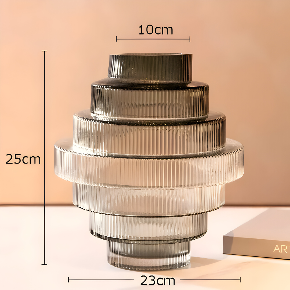 Elegante Amberglas-Vase - Zeitgenössisches Dekorationsstück für stilvolle Wohnräume