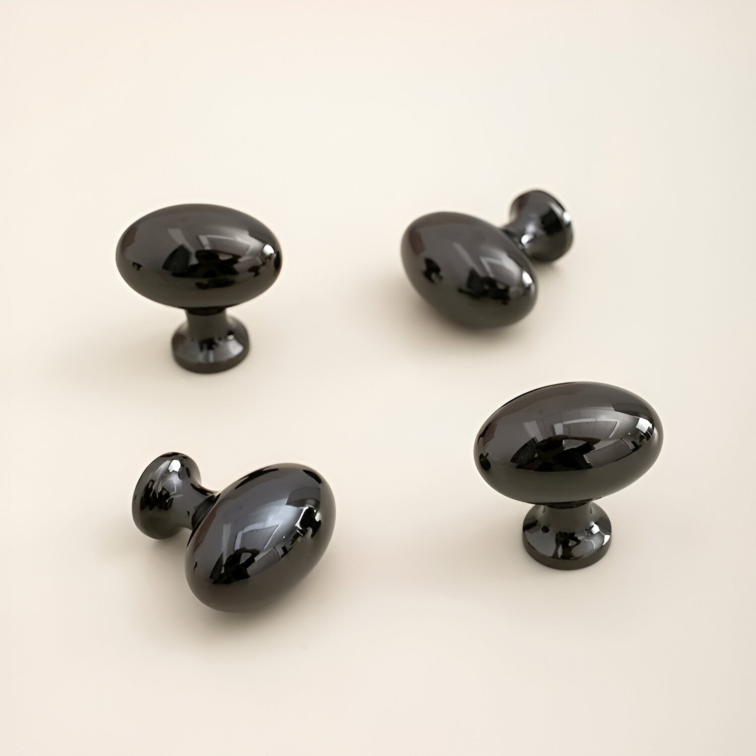Massive - Messing Schrankknöpfe 34x22 mm