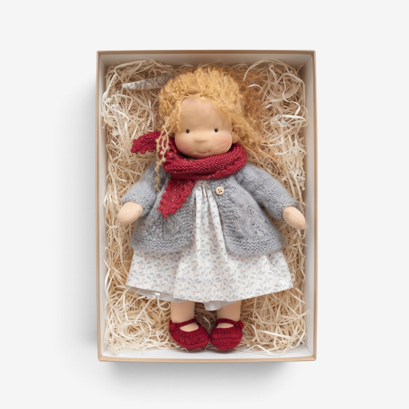 TaleSprout - Handgefertigte Waldorf-Puppe aus Weichen Naturmaterialien