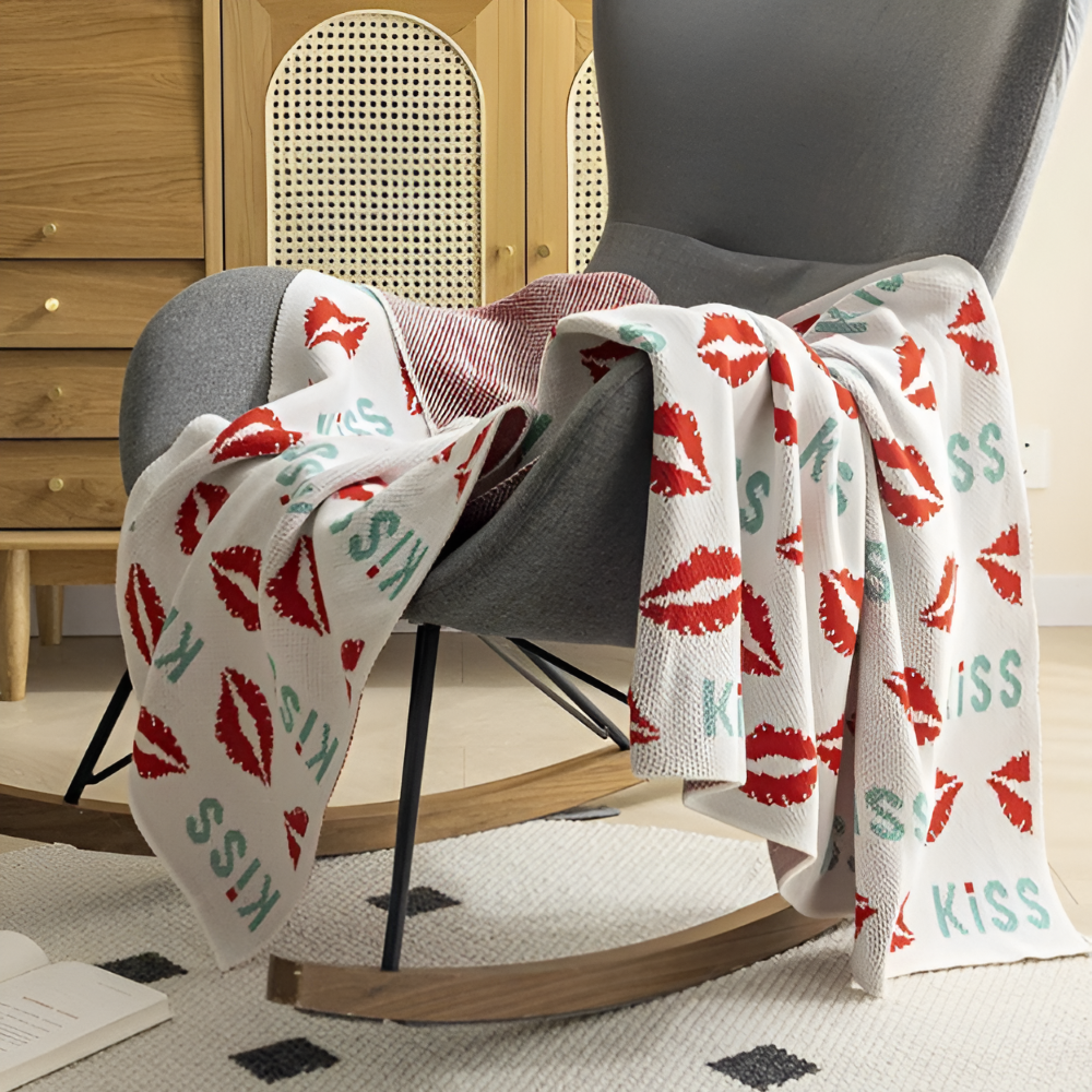 HeartiKnit Plaid - Stilvolle Fleecedecke mit Herzmuster