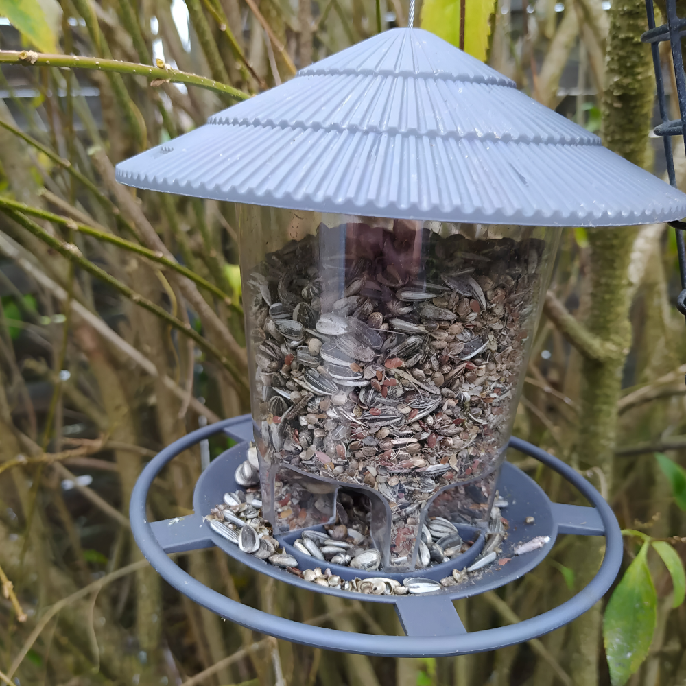 Automatischer - Vogelfutterspender zum Aufhängen