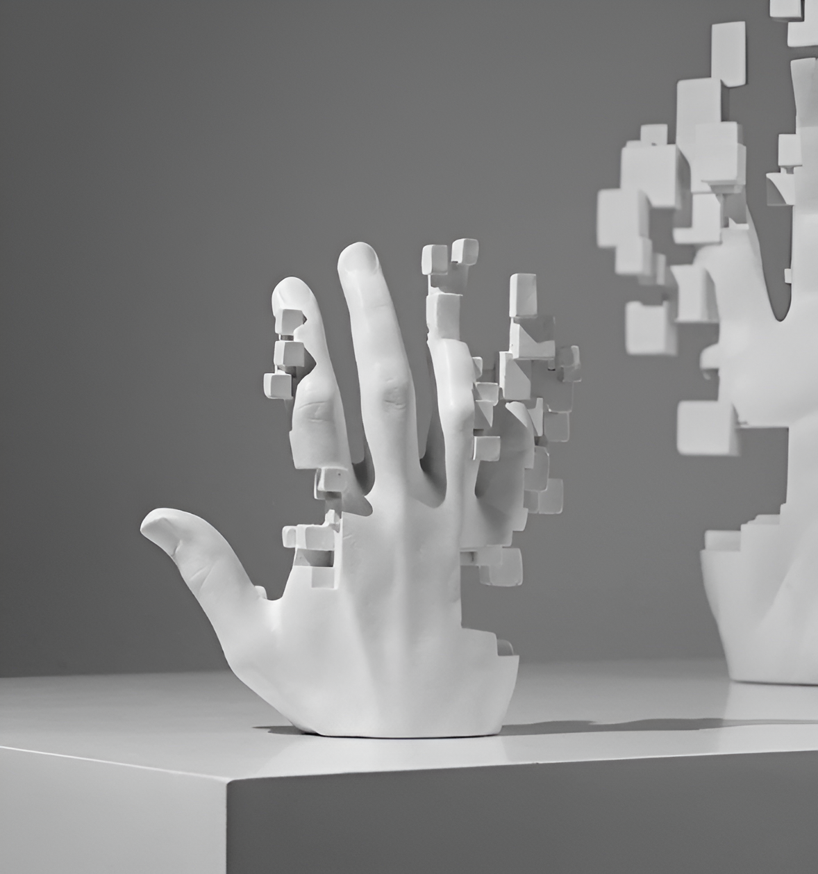 Mosaik-Hand - Statue aus Harz