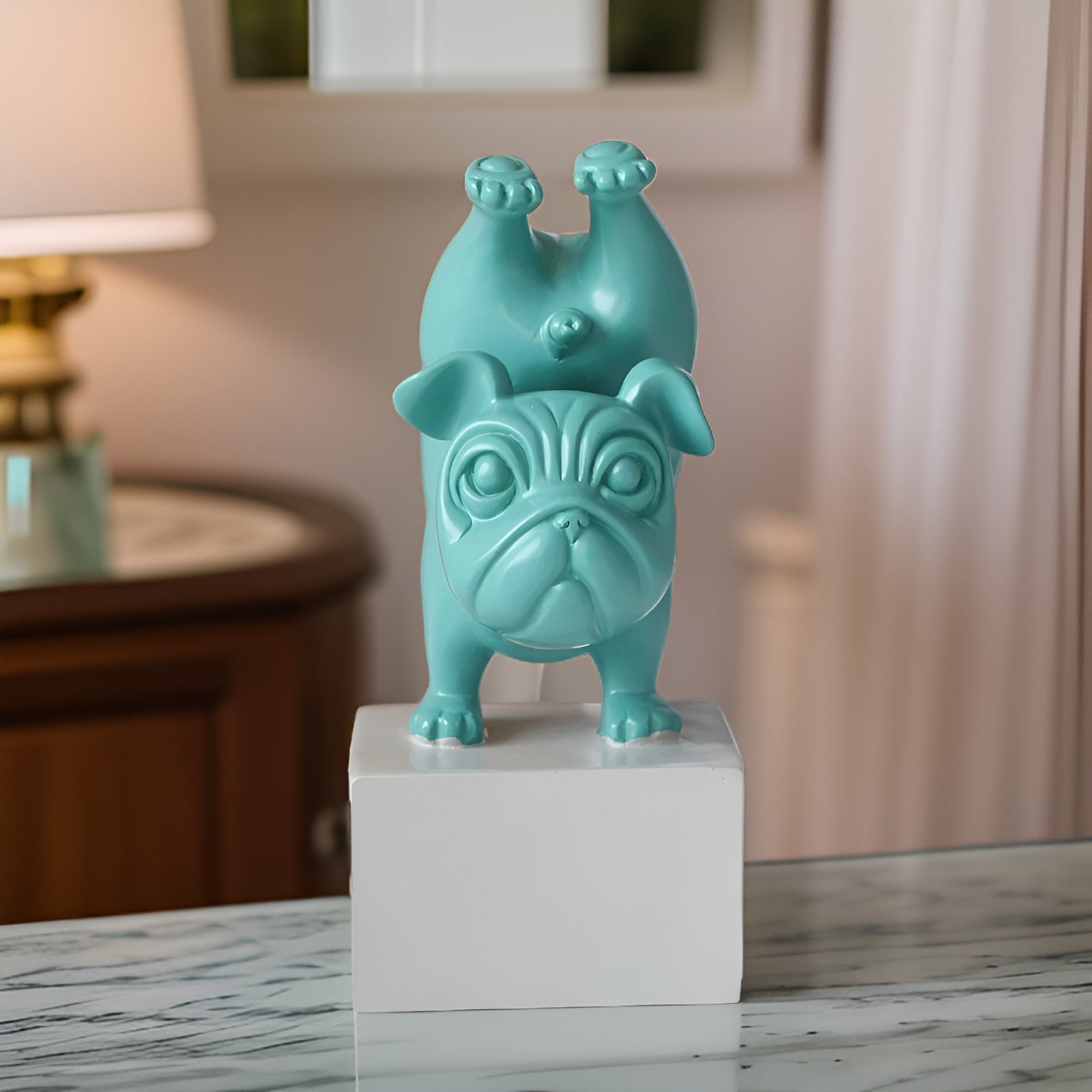 Yoga - Paws - Yoga Bulldogge Figur aus Kunstharz 23–26 cm