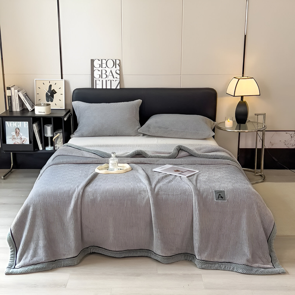 Luxuriöse Samt Polyester Kuscheldecke - Stilvolle Gemusterte Decke