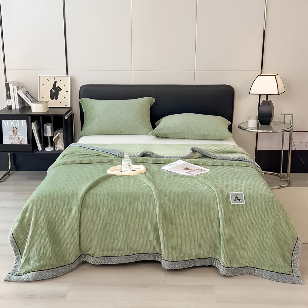 Luxuriöse Samt Polyester Kuscheldecke - Stilvolle Gemusterte Decke