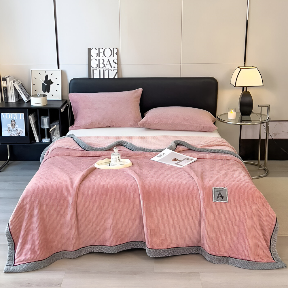 Luxuriöse Samt Polyester Kuscheldecke - Stilvolle Gemusterte Decke