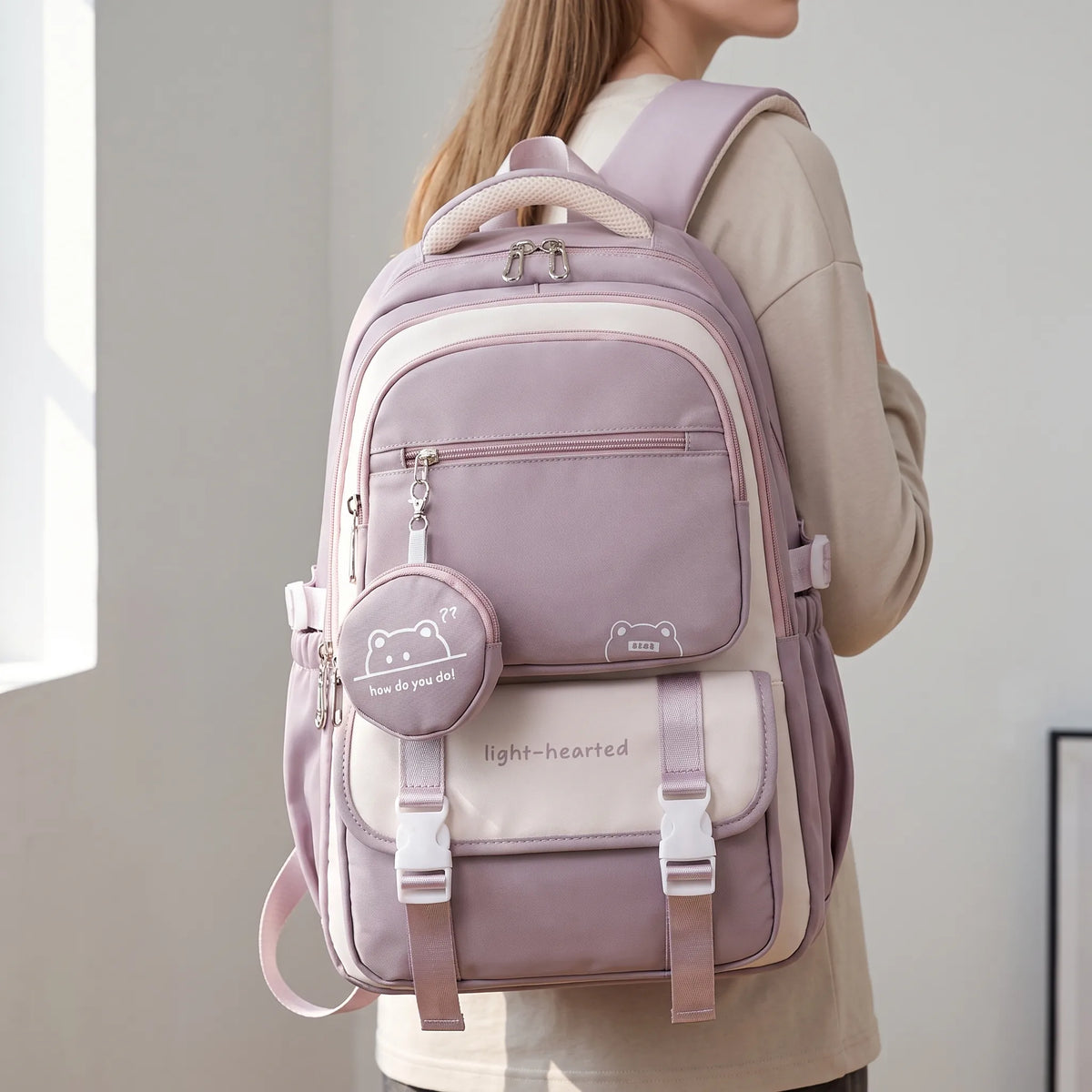 TrekPouch - Rucksack mit mehreren Fächern und abnehmbarer Tasche