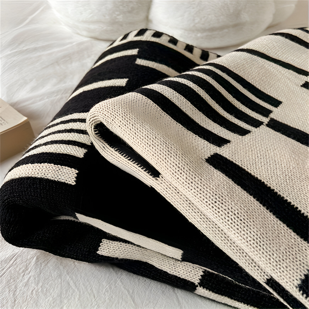 Neutral - Dash Plaid - Schwarz/Beige Strickdecke aus Acryl