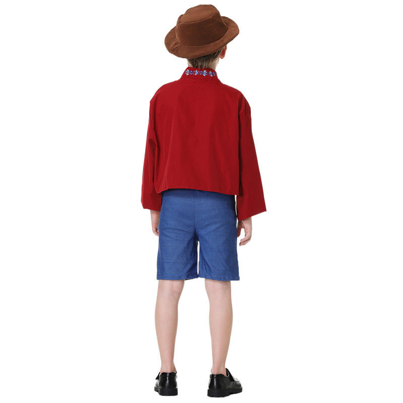 Traditionelles Trachtenoutfit für Jungen mit Hut