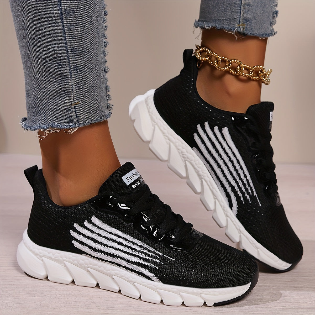 StrideNova - Gepolsterte Laufschuhe mit flexiblem Mesh-Design