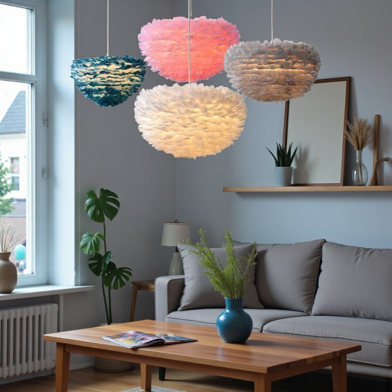 LED-Hängeleuchte mit federinspiriertem Design für Innenraumambiente