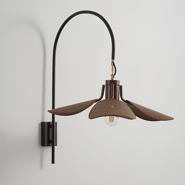 Petal - Wandleuchte Petal Bloom aus Metall, Holz und Leinen