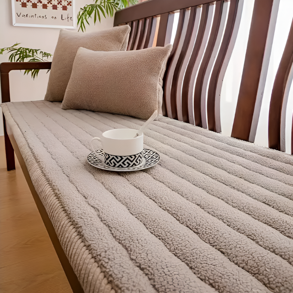 PolyesPlush - Weicher, Rutschfester und Haustierfreundlicher Sofa Cover