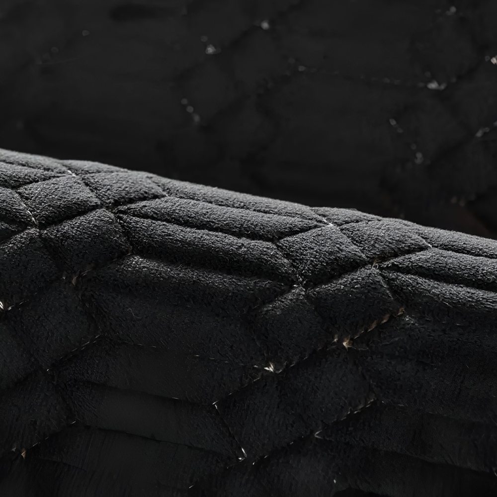 Premium Plüschsamt Sofabezug - Stilvoller Schwarzer Sofabezug mit Anti-Rutsch Beschichtung & Geometrisches Muster