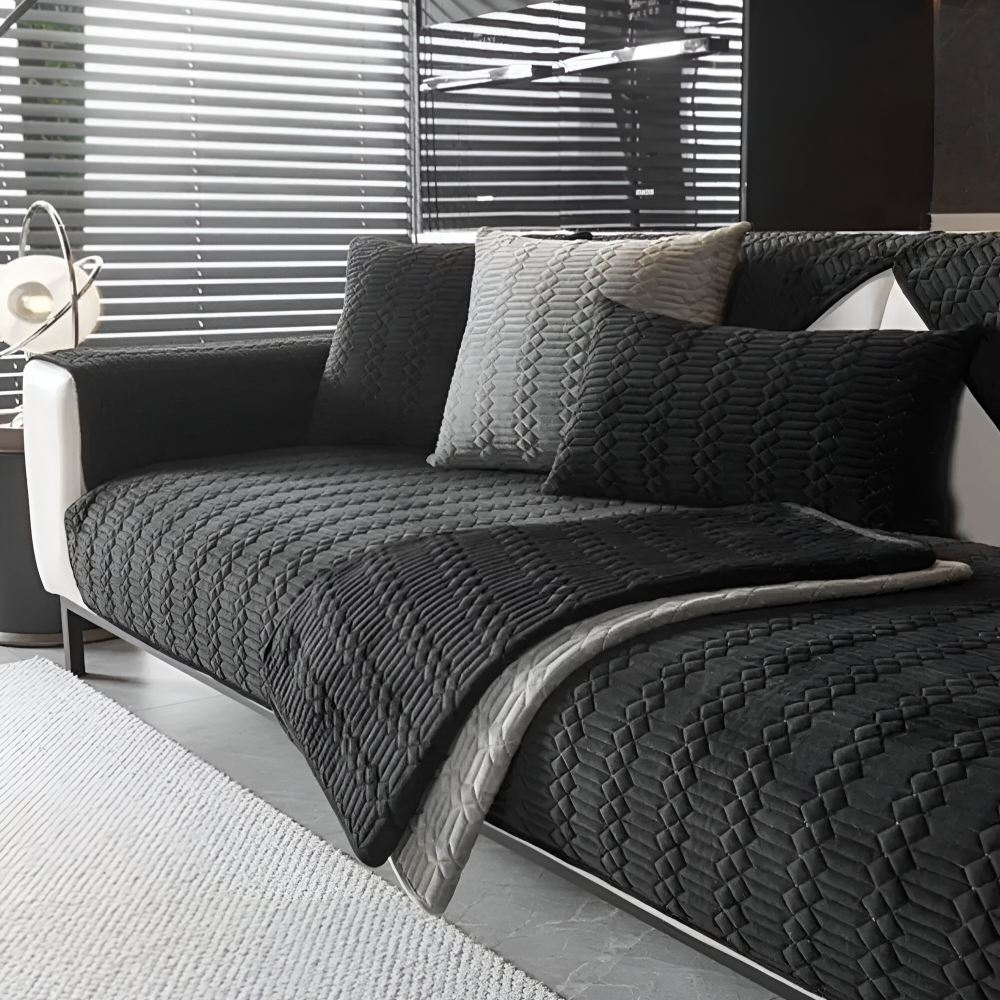 Premium Plüschsamt Sofabezug - Stilvoller Schwarzer Sofabezug mit Anti-Rutsch Beschichtung & Geometrisches Muster