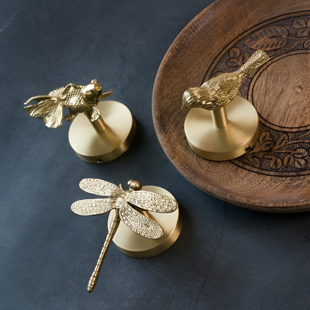 Rustikale Kleiderhaken mit Tiermotiven – dekorative Wandhaken aus Messing mit Golddetails