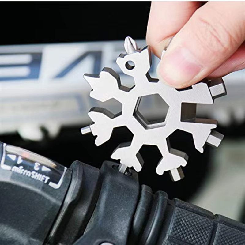 FrostWrench - 18-in-1 Schneeflocken-Multitool-Schlüssel mit Sechskant- und Achteckfunktionen