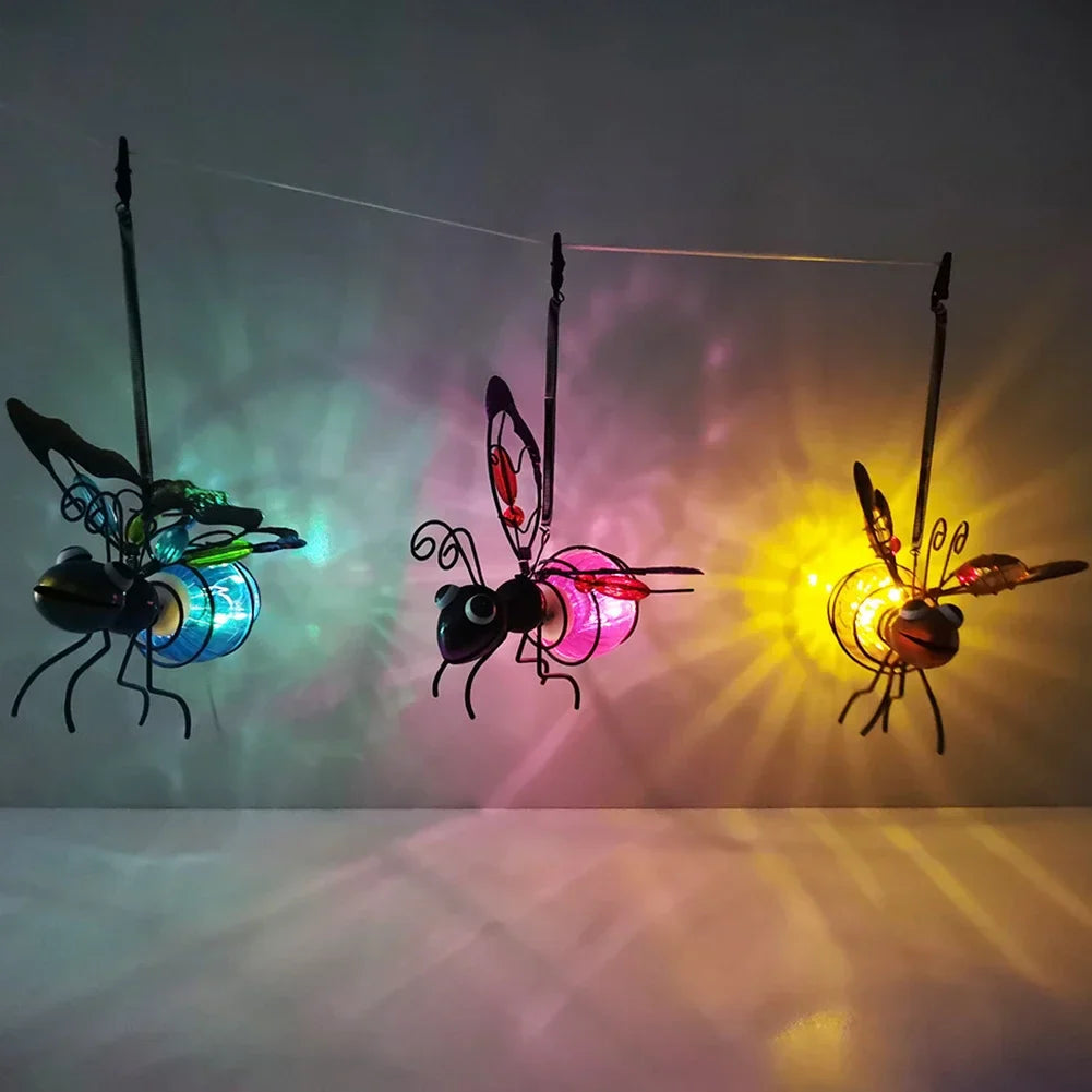 Solara - Solarbetriebene Hängeleuchte im Insekten-Design für
